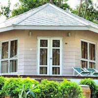 Deluxe Beachfront Cottage