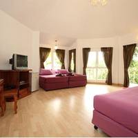 Deluxe Family Cottage with Sea View