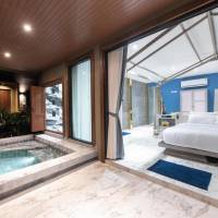 Suite Pool Stone