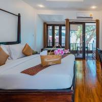 Deluxe Bungalow with Garden View