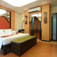 Villa with Spa Bath