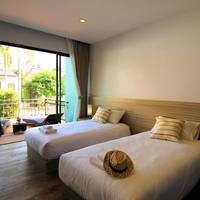 Superior Twin Room with Pool Access