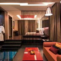  Deluxe King Room with Pool Access