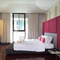 Deluxe King Room with Pool View