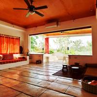 Queen Suite with Spa Bath