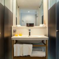 Double Room with Street View
