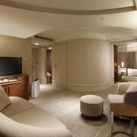 Corner Suite