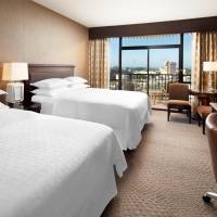 Guest room, 2 Queen, Balcony 