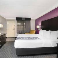 Deluxe King Room - Non-Smoking
