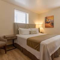 Standard Queen Room