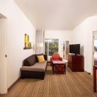 Two-Bedroom Queen Suite