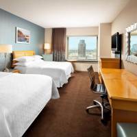 Guest Room with Two Double Beds and City View - Club Lounge Access