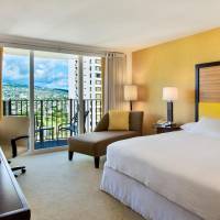 Deluxe King Room with Mountain View
