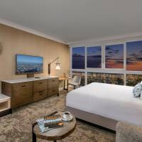 Ocean Front Premier - King or 2 Queens