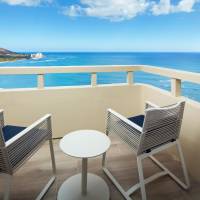 *Newly Renovated* High Oceanfront King, Guest room, 1 King, Oceanfront