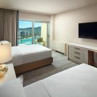 *Newly Renovated* Deluxe Oceanfront Doubles, Guest room, 2 Double, Oceanfront
