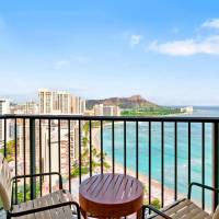 *Newly Renovated* Large Luxury, Larger Guest room, 3 Double, Oceanfront