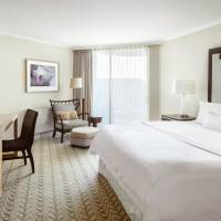 Tower City, Larger Guest room, 1 King, City view