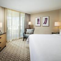 Tower Partial Ocean View, Larger Guest room, 1 King