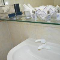 King Room with Lake View - Non-Smoking