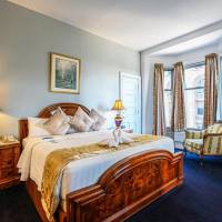King Suite with Lake View