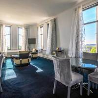 King Suite with City View