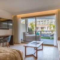 Junior Suite with Direct Pool Access