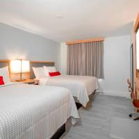 Deluxe Double Room with Two Double Beds - Smoke Free