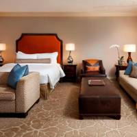 Grand Lux, Larger Guest room, 1 King, Corner room