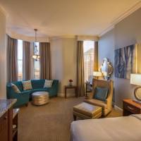 Premier King Room with City View