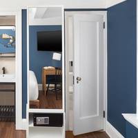 Queen Room - Hearing Accessible/Non-Smoking