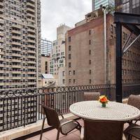 Penthouse Apartment with Queen Bed