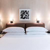 Queen Luxe Room