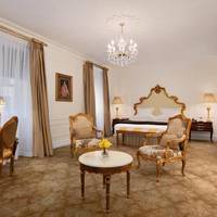 Grand Luxe Room