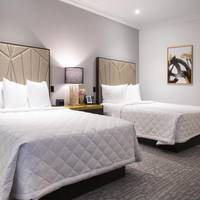 Double Room with Two Double Beds - Mobility Accessible with Tub