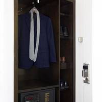 Queen Room - Mobility Accessible
