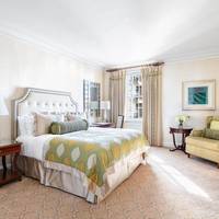 Accessible Deluxe City View King Room