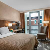 Executive Queen Room with Balcony, High Floor