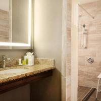 King Room - Mobility/Hearing Accessible with Roll In Shower