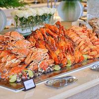 Staycation – Deluxe King City View – Daily Buffet Breakfast – Seafood Buffet Dinner