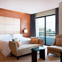 Grand Tower Studio, Club lounge access, Larger Studio
