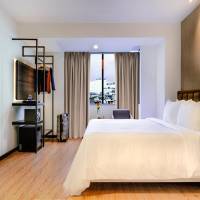 Grand Deluxe Double Room with City View and Pool Access
