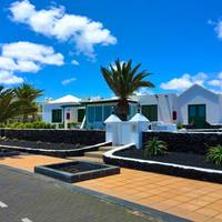 Bungalow with Sea View