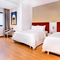 Grand Family Suite City View with Rooftop Pool