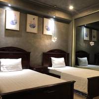 Twin Room with Shared Toilet