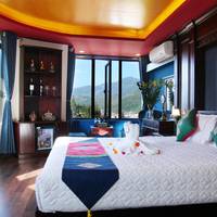 Double or Twin Room with Mountain View