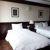 Deluxe Room (2 Adults + 1 Child)