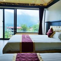 Quadruple Room with Mountain View