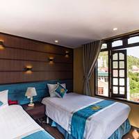 Twin Room with Mountain View