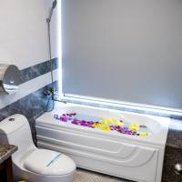 King Suite with Pool View